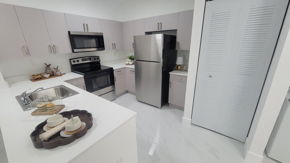 Building Photo - 1182 W 32nd St