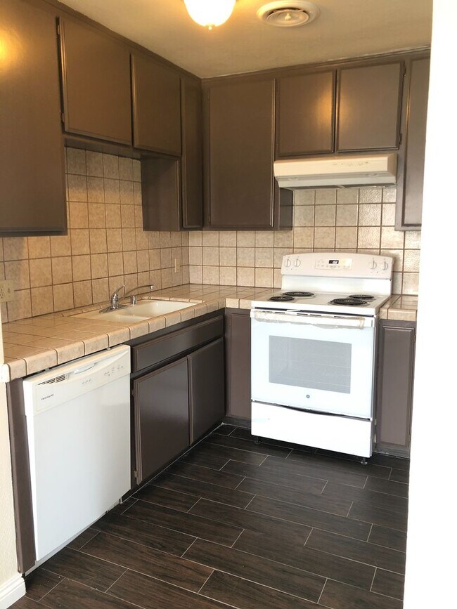Building Photo - 6811 Klamath Way