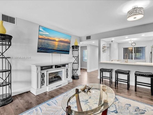 Building Photo - 12500 SW 5th Ct