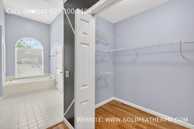 Building Photo - 3940 Waterford Way