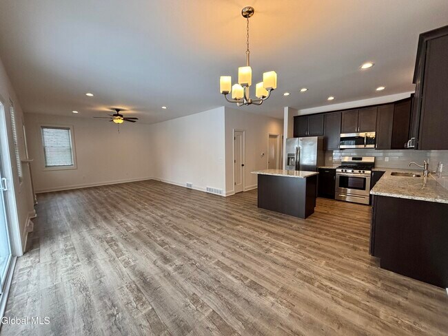 Building Photo - 587A Grooms Rd