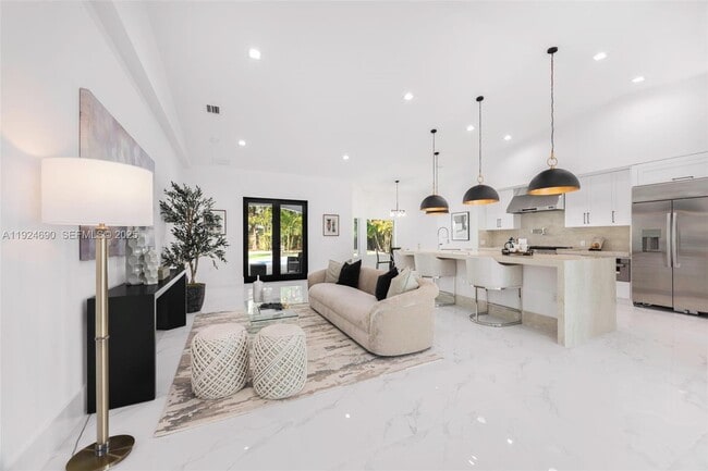 Building Photo - 6845 SW 52nd St