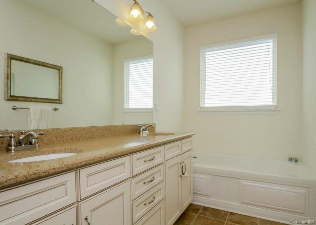Building Photo - 17219 Caldwell Track Dr