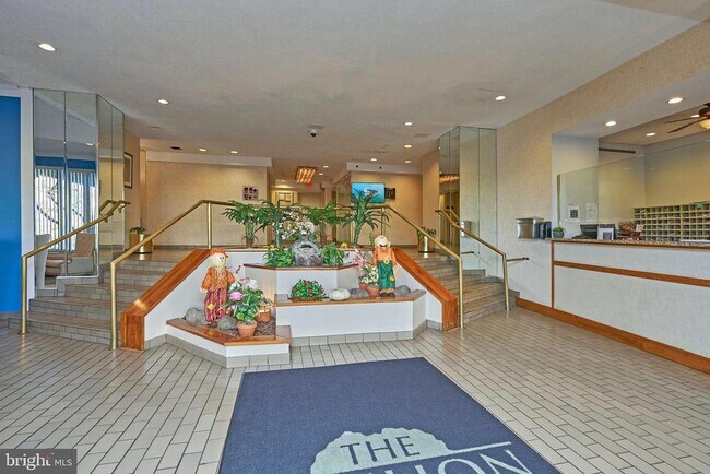 Building Photo - 5340 Holmes Run Pkwy