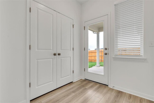 Building Photo - 5901 Jennifer Pasture Path