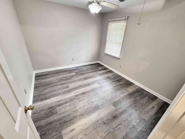 Building Photo - Renovated 4BR Home in Walton HS East Cobb