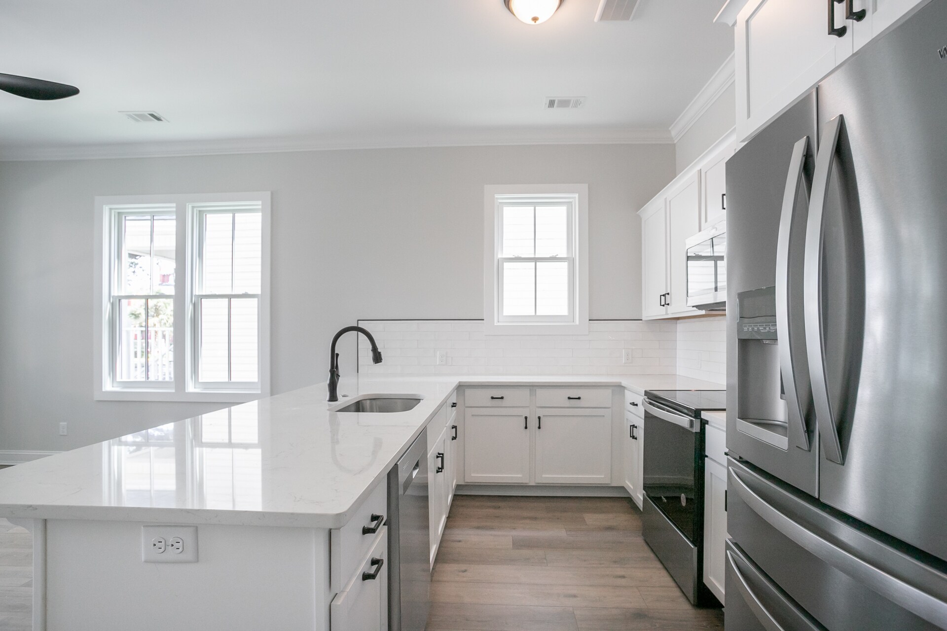 Kitchen - 1718 Barnard St