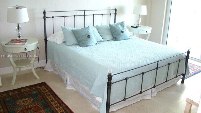 Building Photo - 10275 Collins Ave