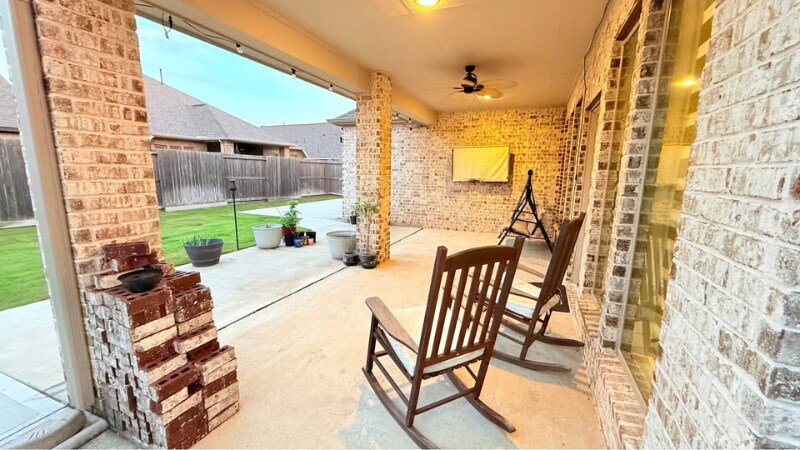 Building Photo - 10710 Lacaille Ln