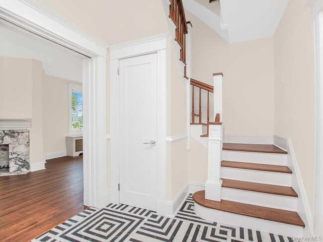 Building Photo - 70 Normandy Rd