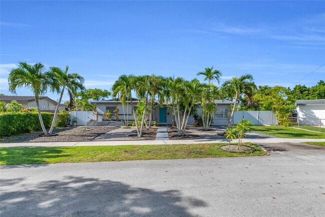 Building Photo - 9250 SW 31st Terrace