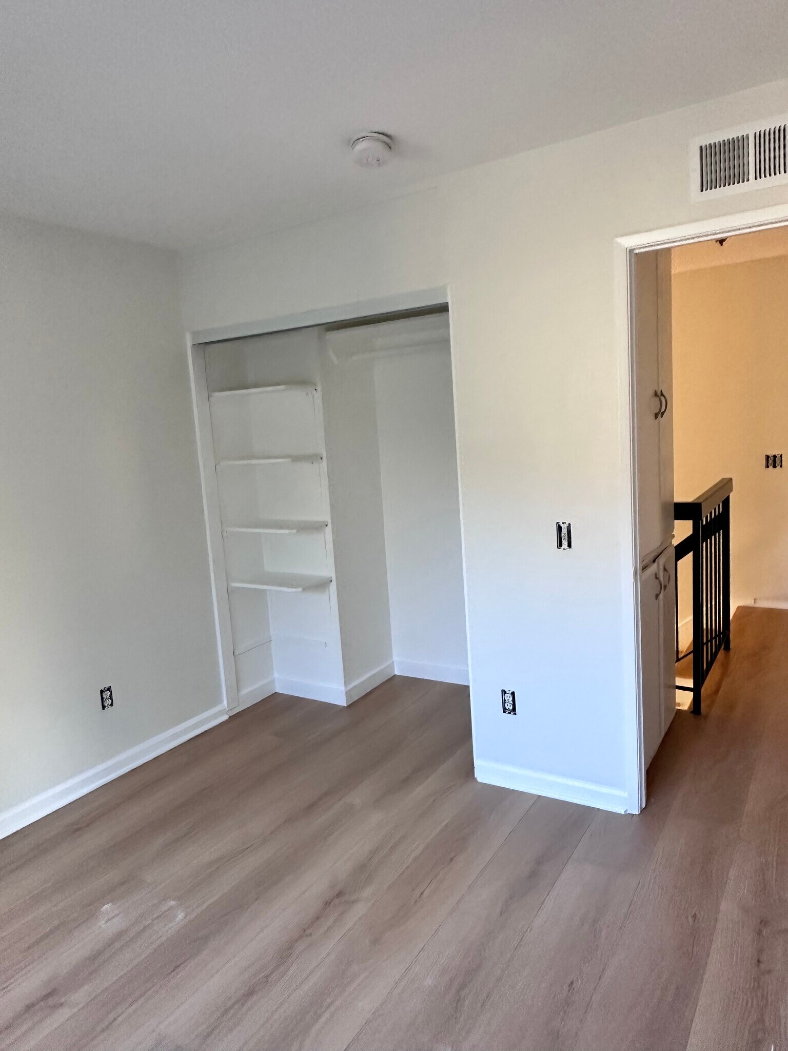 Building Photo - 14156 Oro Grande St