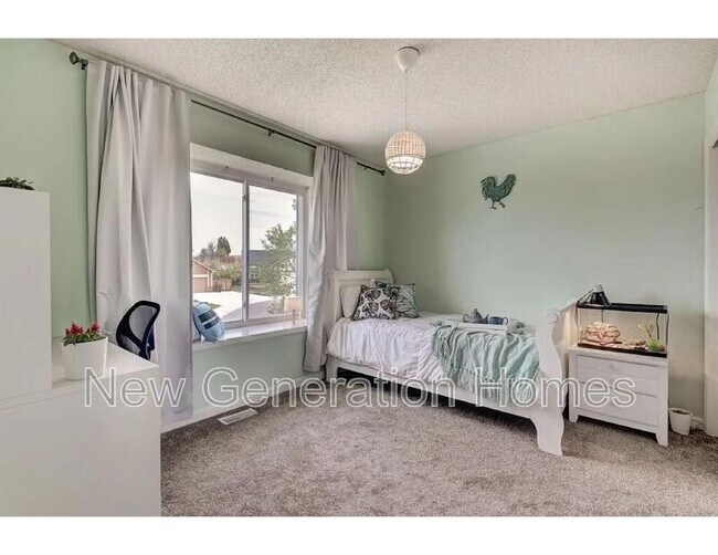Building Photo - 4245 Sabin Ct