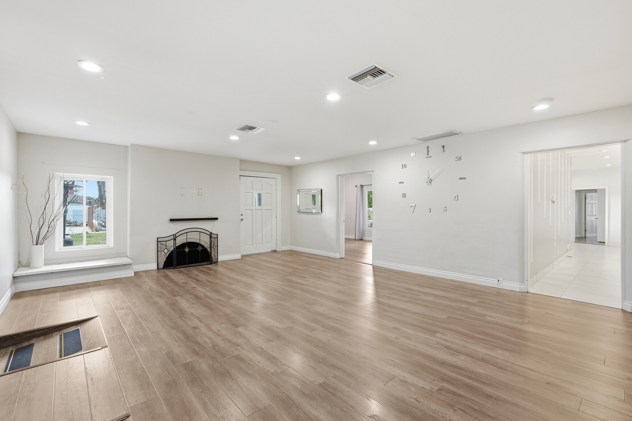 Building Photo - 8647 Corbin Ave