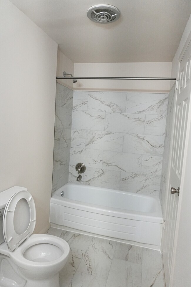 Bathroom (Completely Renovated) - 1663 N Forest Park Ave
