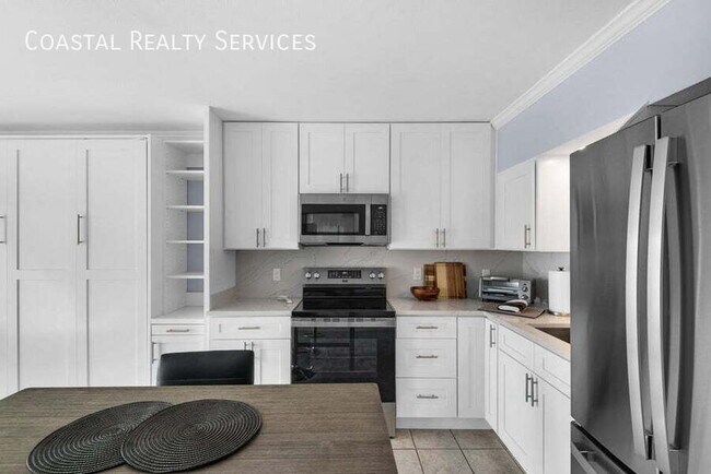 Building Photo - 210 Pelham Rd