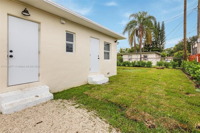 Building Photo - 5931 SW 64th St