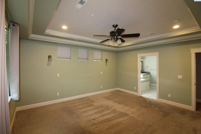 Building Photo - 4 bed, 3 bath home in Richland