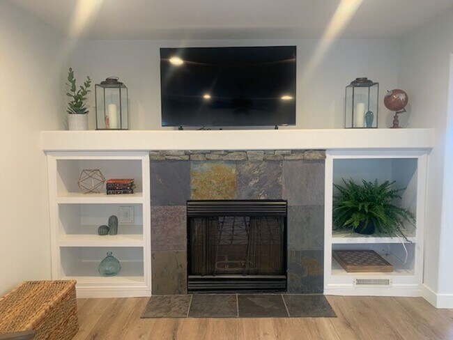 Building Photo - 16378 Arnold Ave