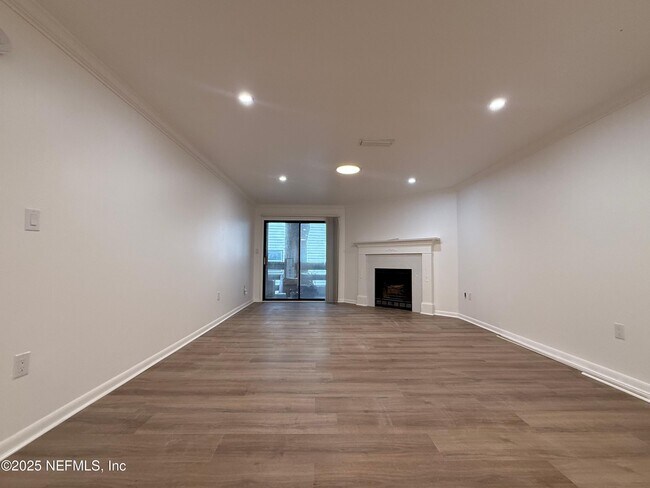 Building Photo - 1604 Arcadia Dr