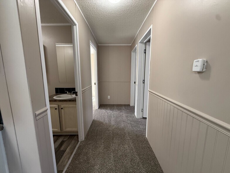 Building Photo - 12457 St Michel Ave