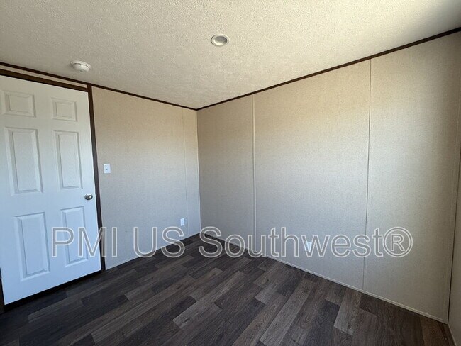 Building Photo - 1866 El Dorado Dr