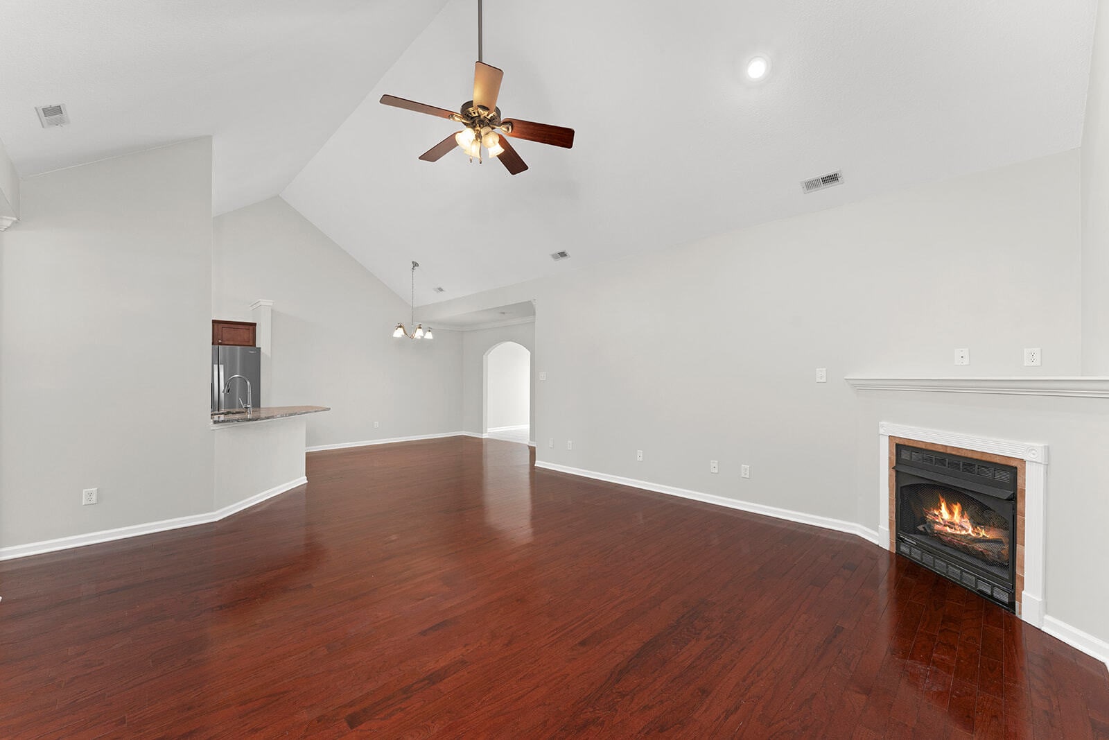 Building Photo - 3504 Oak Villa Way