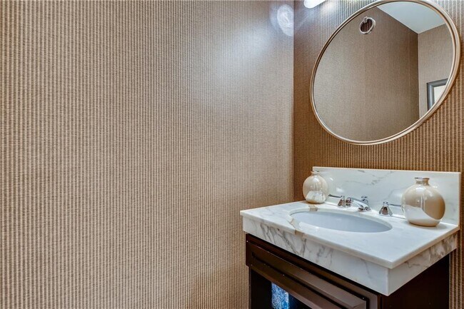 Building Photo - 1820 Peachtree Rd NW