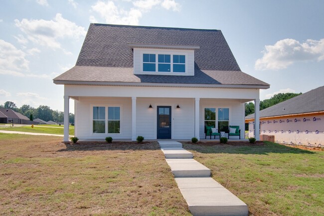 Building Photo - Brand NEW Adorable Craftsman!!!!