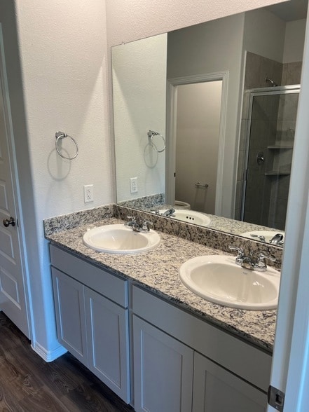 Building Photo - 26010 Emory Holw Dr