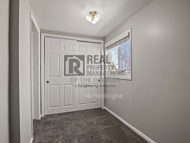 Building Photo - 319 Walnut St