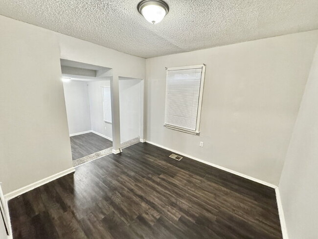 Building Photo - 655 Granada Rd