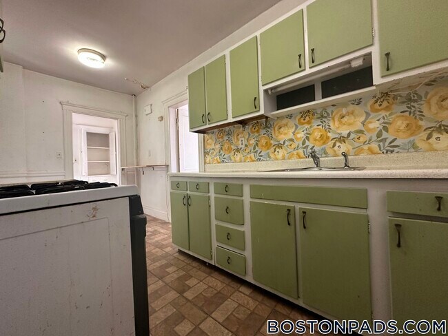 Building Photo - 9 James St