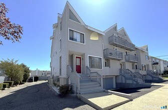Building Photo - 105 Tremont Ave