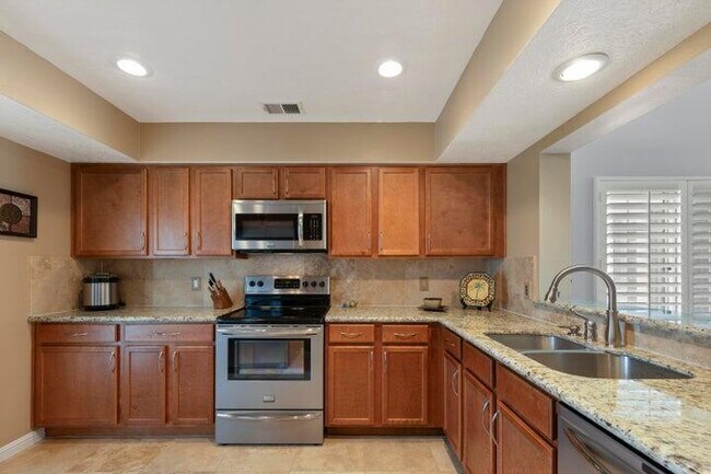 Building Photo - 199 Desert Falls Dr E