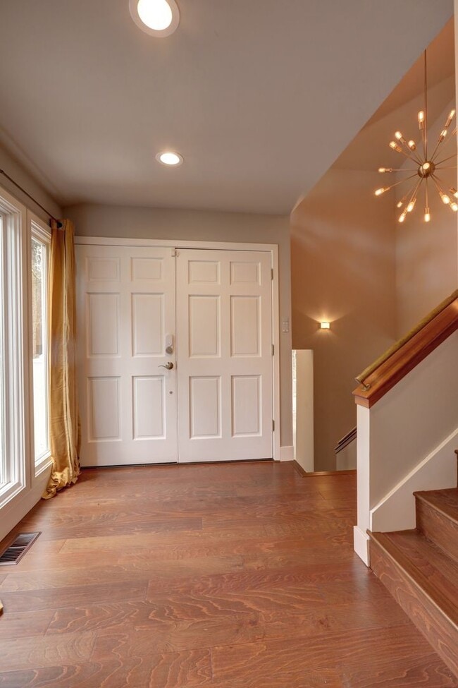 Building Photo - Where Architecture Meets Nature – Private Mercer Island Gem