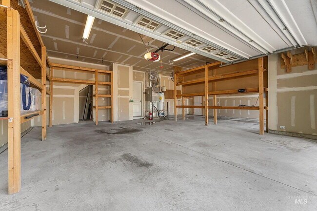 Building Photo - Single Family Home For Rent