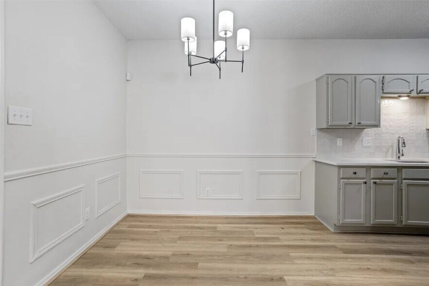 Building Photo - 4313 Flamingo Way