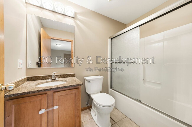Building Photo - 1007 Forest Dr