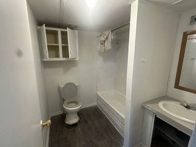 Building Photo - 24304 Oak Run