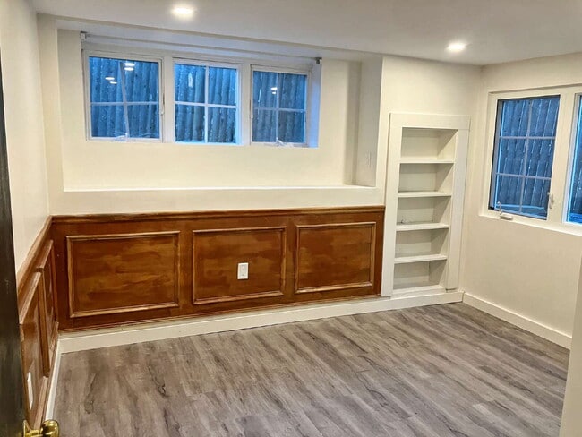 Building Photo - Spacious 1 Bedroom in quiet Milton area cl...