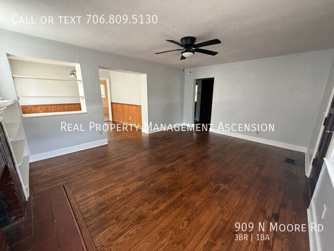Building Photo - 909 N Moore Rd
