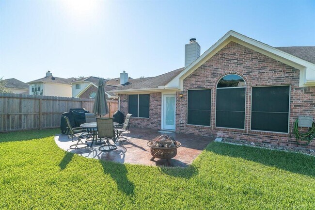Building Photo - 3208 Ivory Pointe Dr