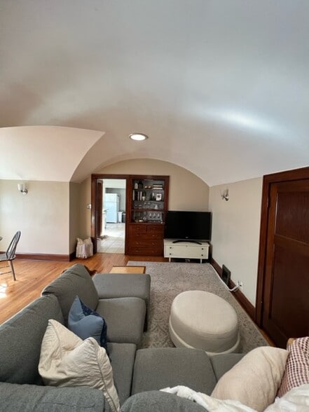 Building Photo - 1517 S 57th St