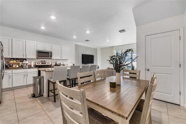 Building Photo - 2916 Peony Pr Ln