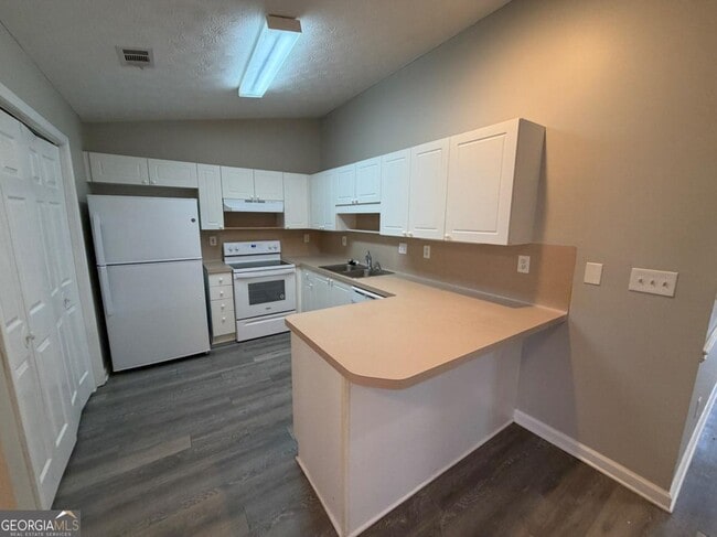 Building Photo - 2137 Hickory Bend SE