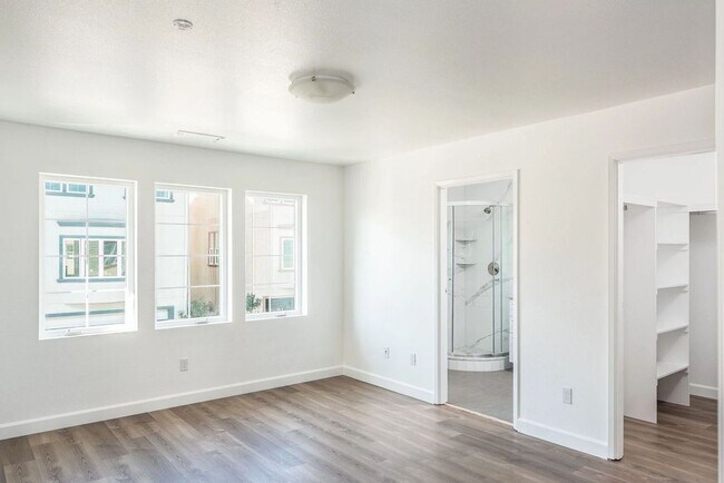 Building Photo - 23 Blackbird Cir