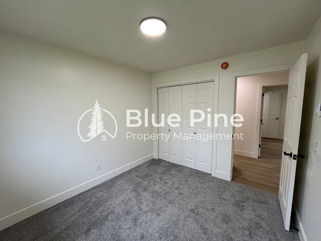 Building Photo - 3095 Disney Dr