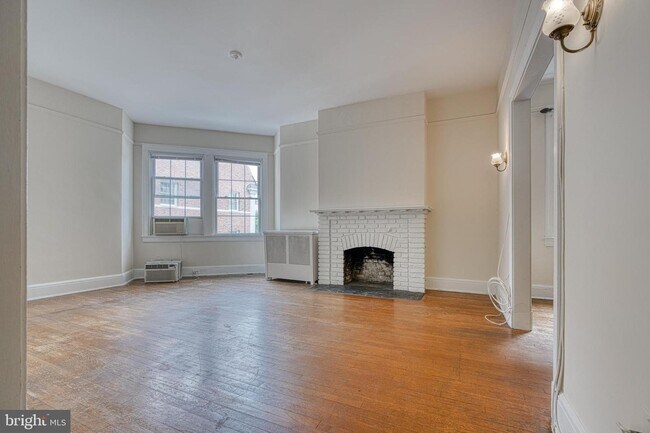 Building Photo - 101 W 39th St