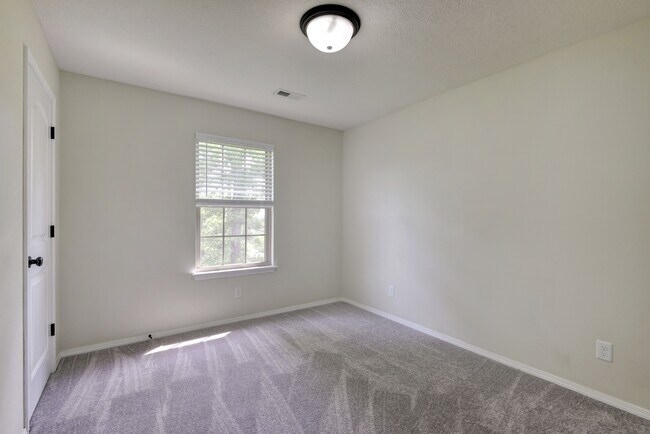 Building Photo - 6603 Prairie Trail